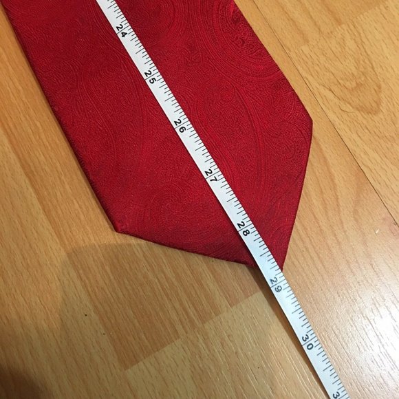Adolfo 100% Silk Red On Red Paisley Mens Tie EUC - Picture 4 of 7